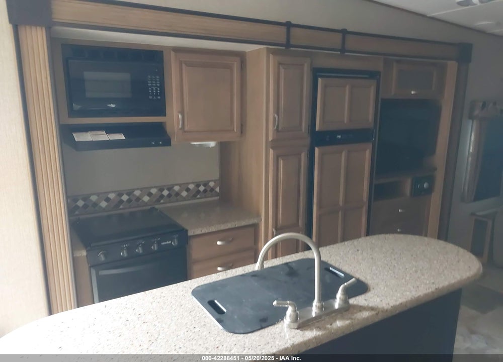 2015 CROSSROADS TRAVEL TRAILER VIN: 4V0FC2926FG006179