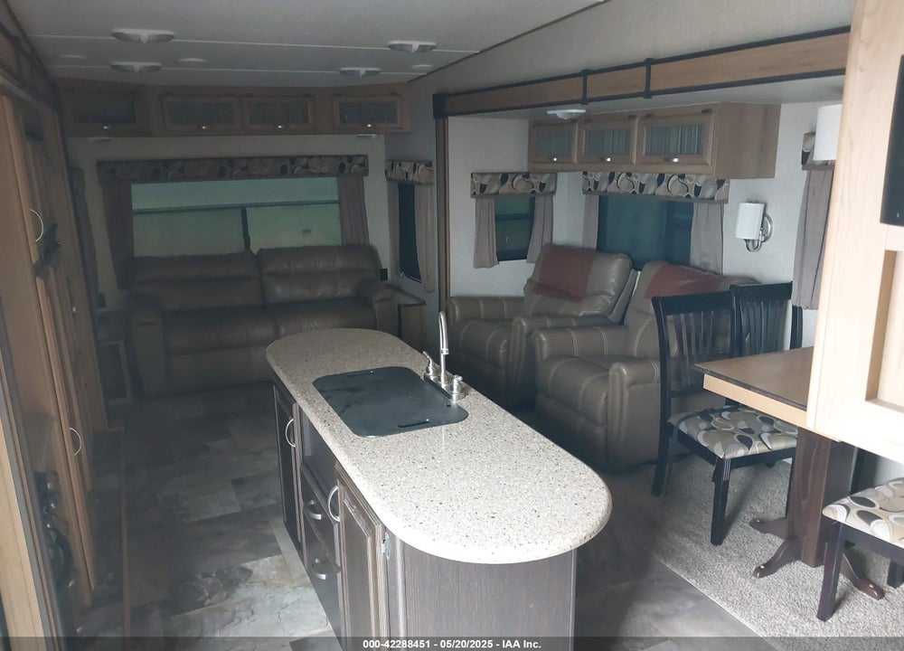 2015 CROSSROADS TRAVEL TRAILER VIN: 4V0FC2926FG006179