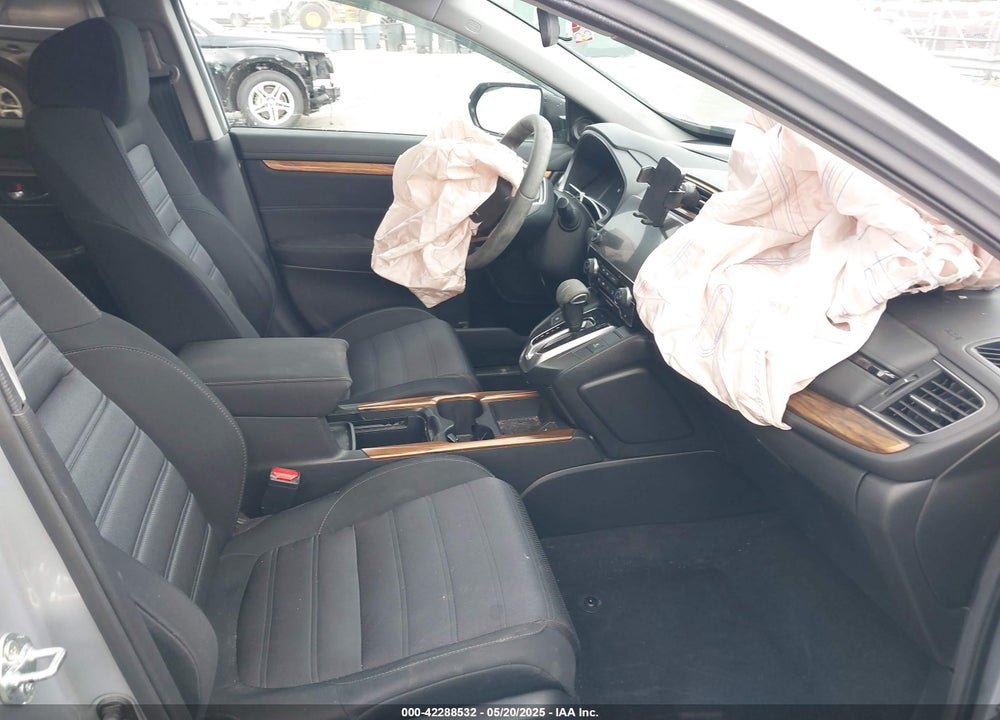 2018 HONDA CR-V VIN: 2HKRW2H57JH686236