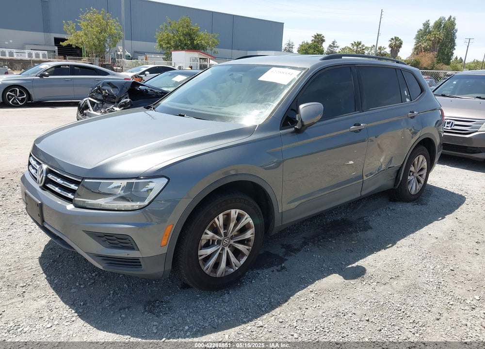 2018 VOLKSWAGEN TIGUAN VIN: 3VV1B7AX3JM058641
