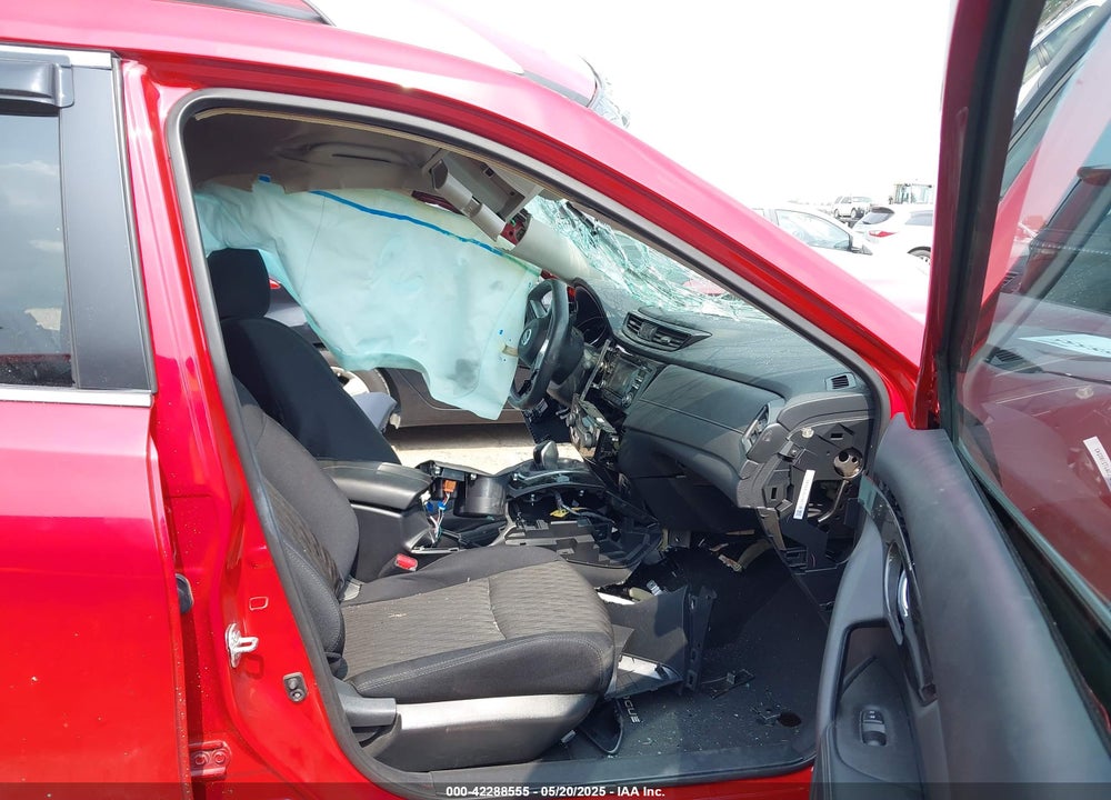 2017 NISSAN ROGUE VIN: 5N1AT2MT4HC876281
