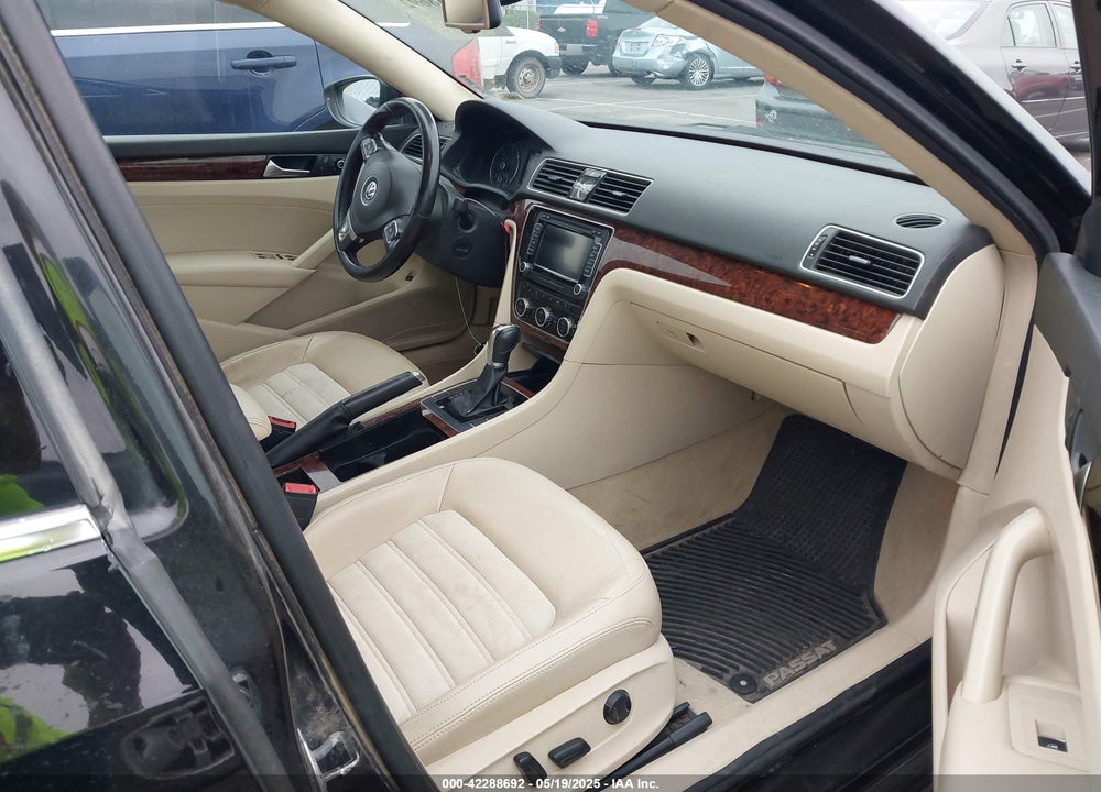 2012 VOLKSWAGEN PASSAT VIN: 1VWCN7A36CC065757