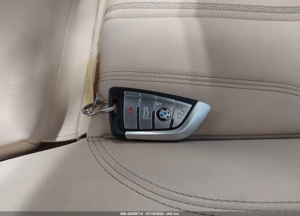2018 BMW 5 SERIES VIN: WBAJA7C54JWC75211