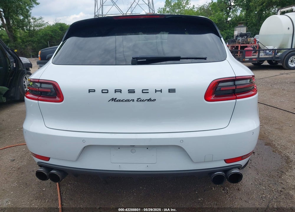 2018 PORSCHE MACAN VIN: WP1AF2A54JLB70790