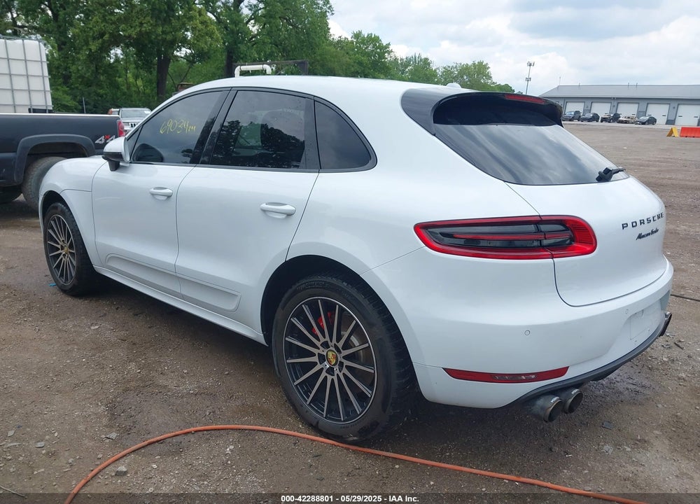 2018 PORSCHE MACAN VIN: WP1AF2A54JLB70790