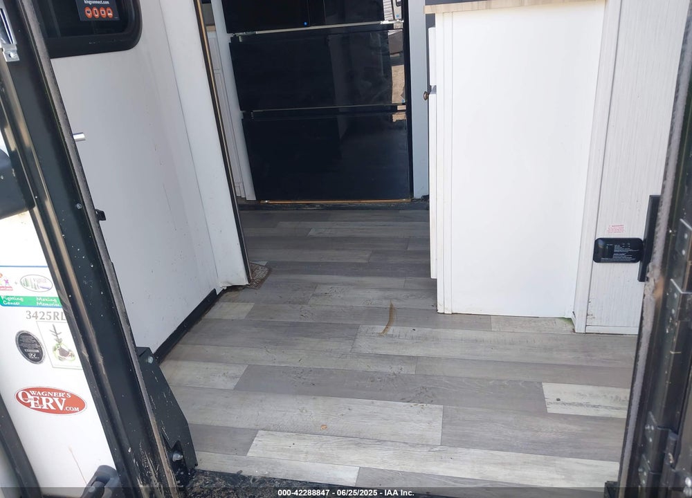 2023 FOREST RIV CEDAR CREE VIN: 4X4FCRK27PS232088