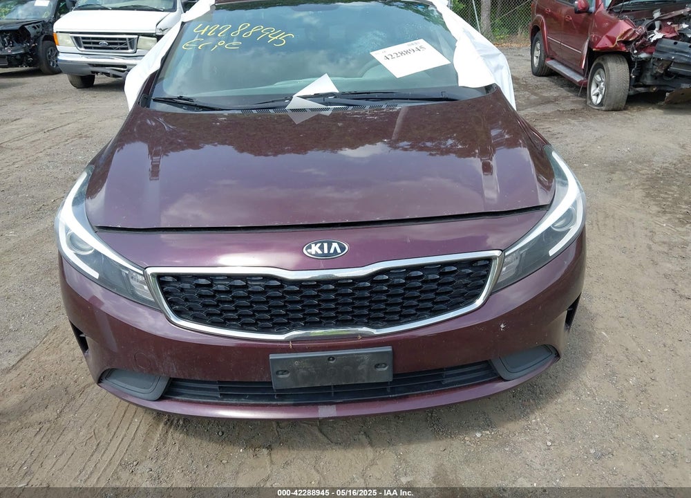 2017 KIA FORTE VIN: 3KPFL4A78HE040673