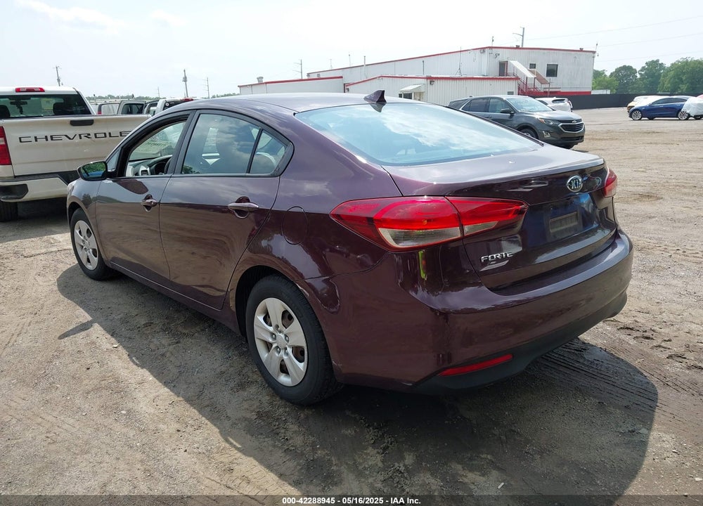 2017 KIA FORTE VIN: 3KPFL4A78HE040673