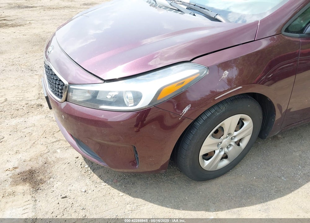 2017 KIA FORTE VIN: 3KPFL4A78HE040673