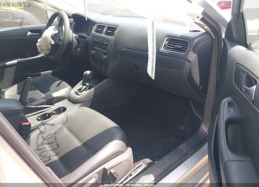 2014 VOLKSWAGEN JETTA 1.8T SE VIN: 3VWD17AJ8EM313717