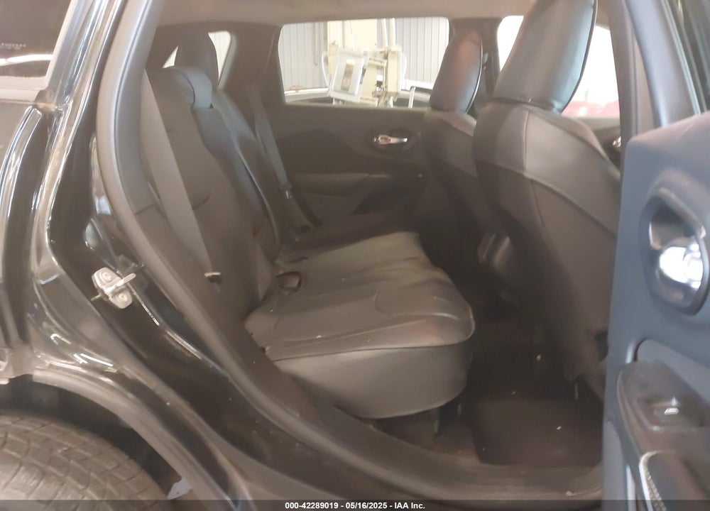 2016 JEEP CHEROKEE VIN: 1C4PJMCB2GW197454