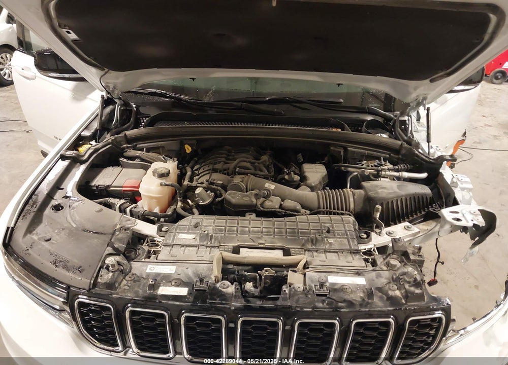 2024 JEEP GRAND CHEROKEE L VIN: 1C4RJKBG1R8563129