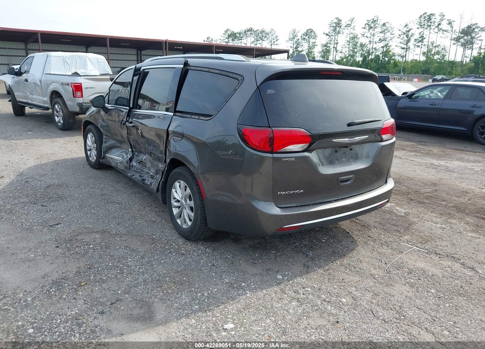 2019 CHRYSLER PACIFICA TOURING L VIN: 2C4RC1BG1KR625031