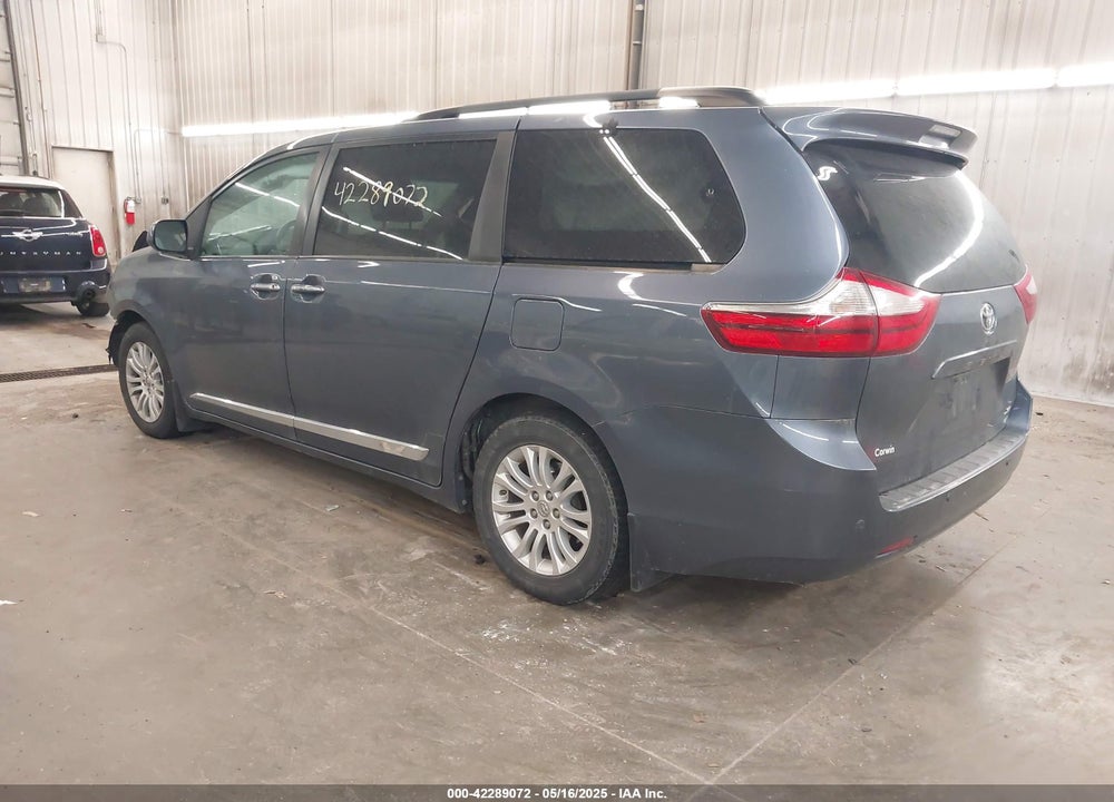 2016 TOYOTA SIENNA XLE PREMIUM 8 PASSENGER VIN: 5TDYK3DC3GS747411