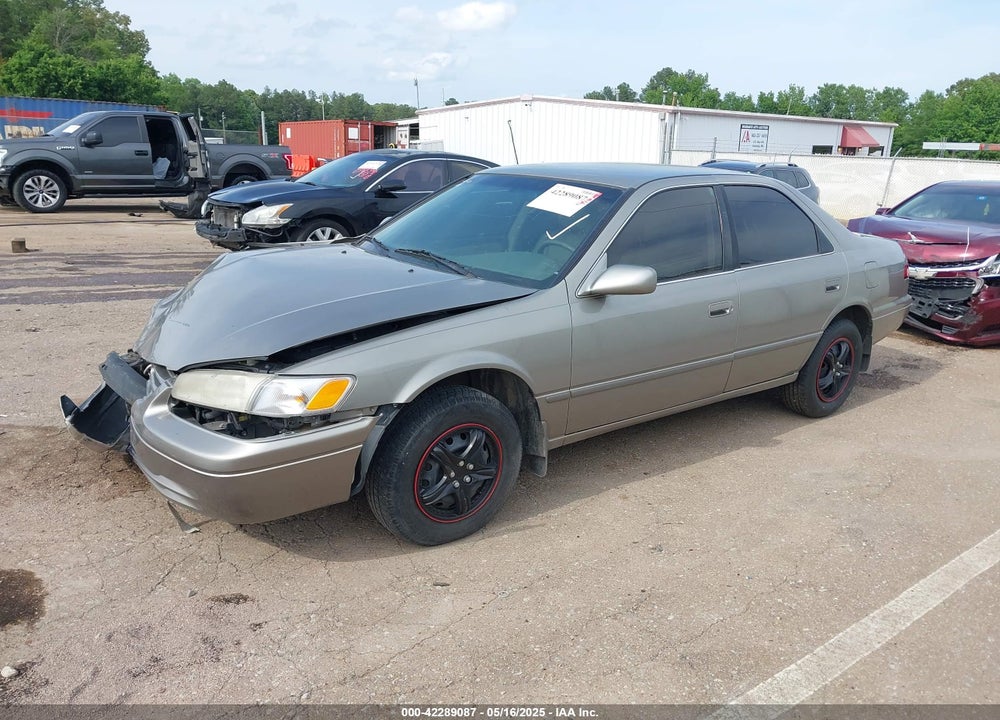 1999 TOYOTA CAMRY LE VIN: JT2BG22K6X0317895