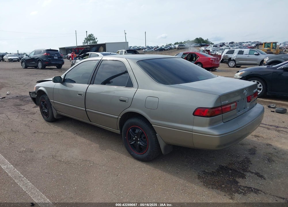 1999 TOYOTA CAMRY LE VIN: JT2BG22K6X0317895