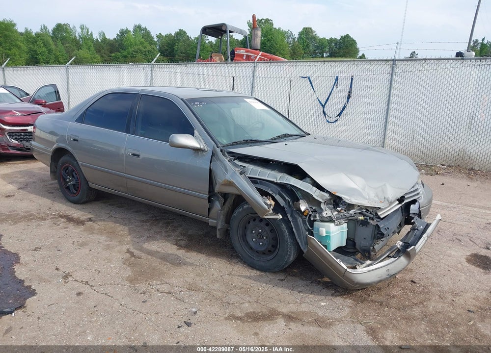 1999 TOYOTA CAMRY LE VIN: JT2BG22K6X0317895