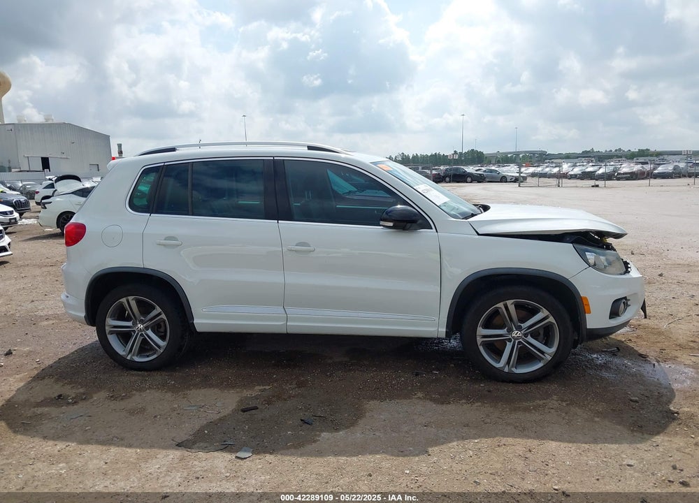 2017 VOLKSWAGEN TIGUAN VIN: WVGTV7AX7HW511213