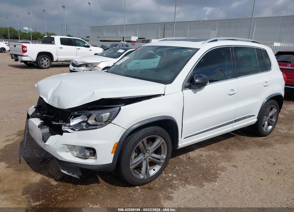 2017 VOLKSWAGEN TIGUAN VIN: WVGTV7AX7HW511213