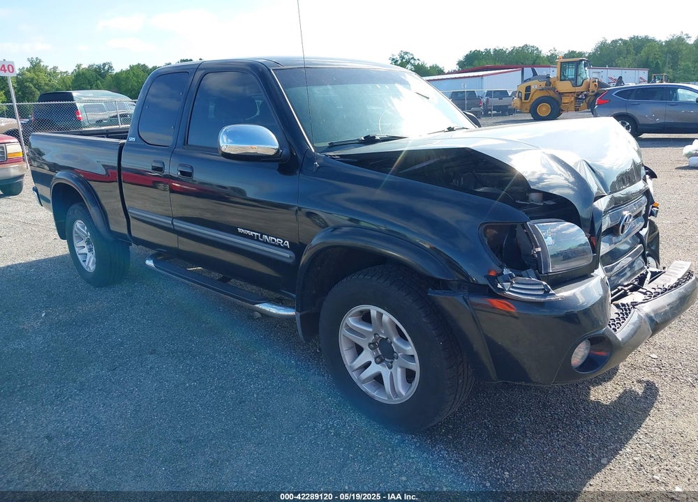 2004 TOYOTA TUNDRA SR5 V8 VIN: 5TBBT44104S442153