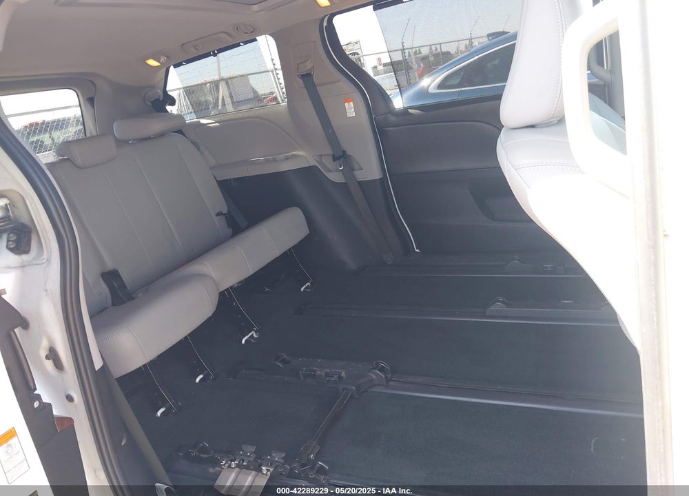 2015 TOYOTA SIENNA LIMITED PREMIUM 7 PASSENGER VIN: 5TDDK3DC5FS102269