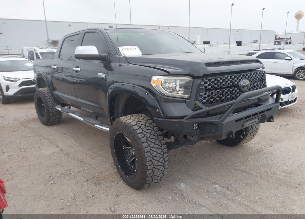 2018 TOYOTA TUNDRA PLATINUM 5.7L V8 VIN: 5TFAW5F18JX715214