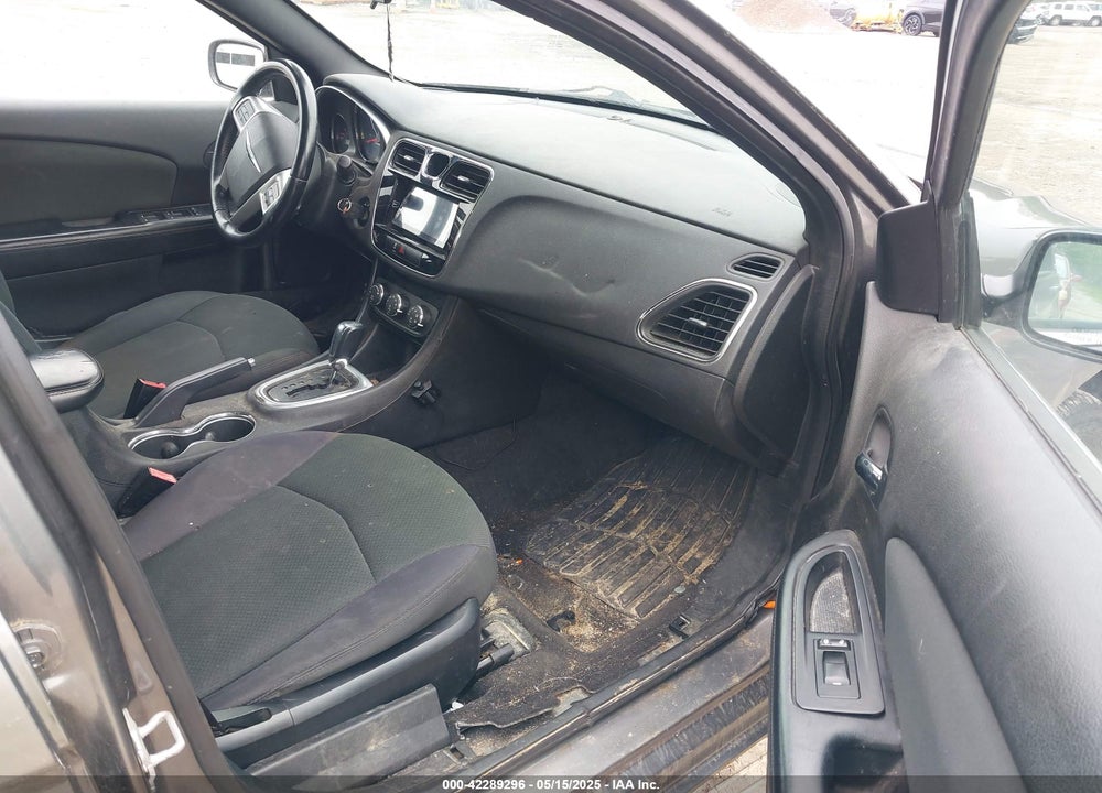 2012 CHRYSLER 200 TOURING VIN: 1C3CCBBB7CN185058