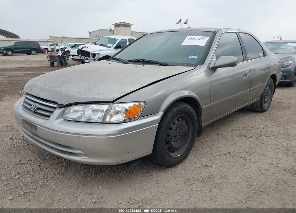 2000 TOYOTA CAMRY LE VIN: JT2BG22K9Y0458526