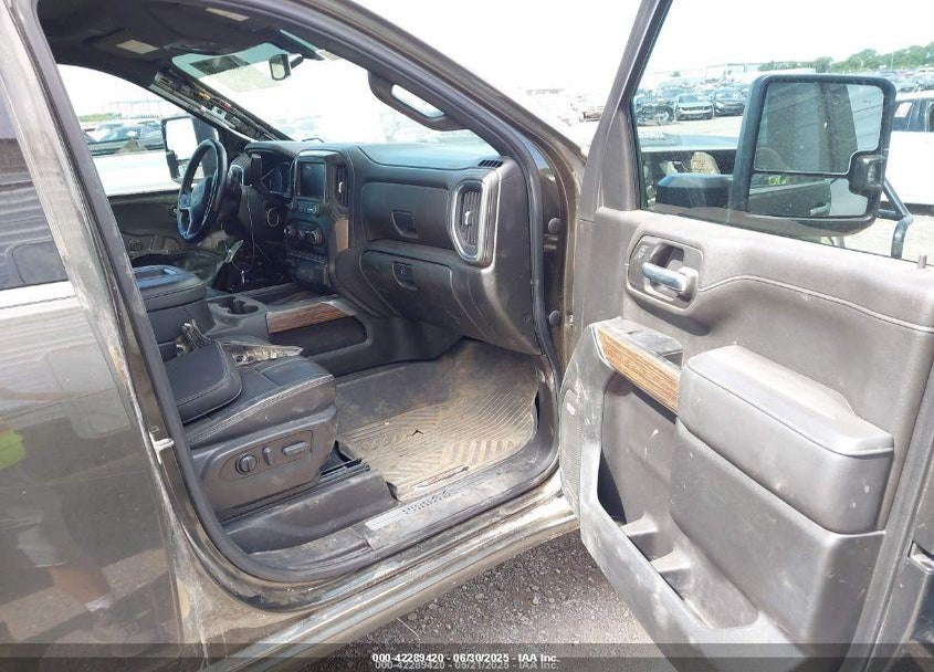 2022 CHEVROLET SILVERADO 2500HD 4WD STANDARD BED HIGH COUNTRY VIN: 1GC4YREY9NF143949