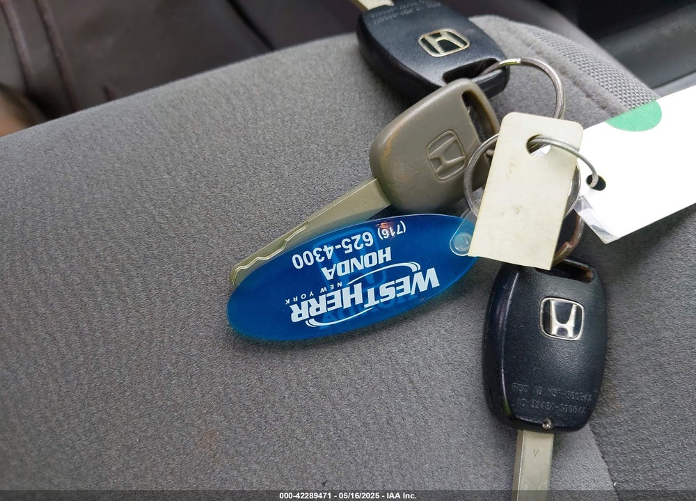2008 HONDA CIVIC VIN: 2HGFA16558H322853