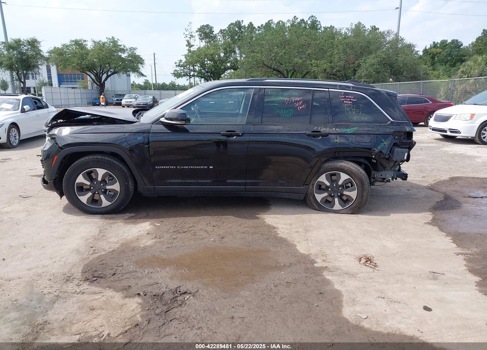 2022 JEEP GRAND CHEROKEE VIN: 1C4RJYB63N8717876