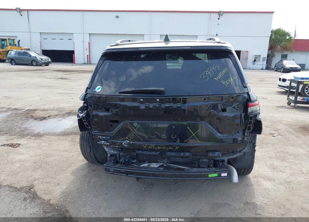 2022 JEEP GRAND CHEROKEE VIN: 1C4RJYB63N8717876