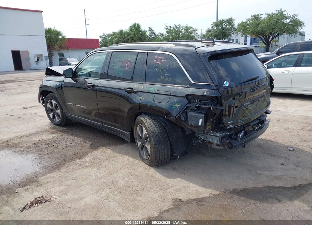 2022 JEEP GRAND CHEROKEE VIN: 1C4RJYB63N8717876