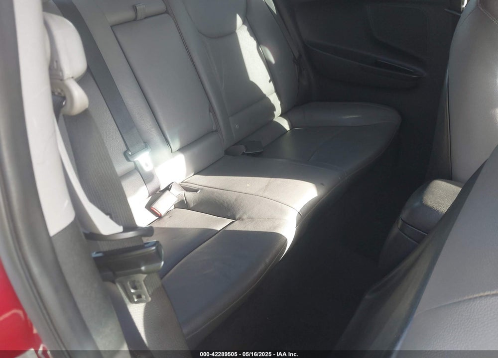 2014 HYUNDAI ELANTRA VIN: KMHDH6AH3EU024029
