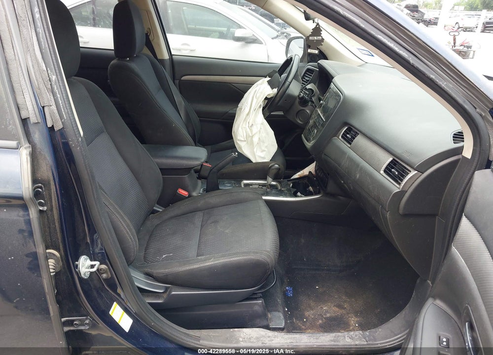2017 MITSUBISHI OUTLANDER VIN: JA4AD3A31HZ065363