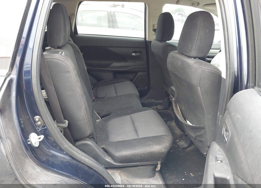 2017 MITSUBISHI OUTLANDER VIN: JA4AD3A31HZ065363