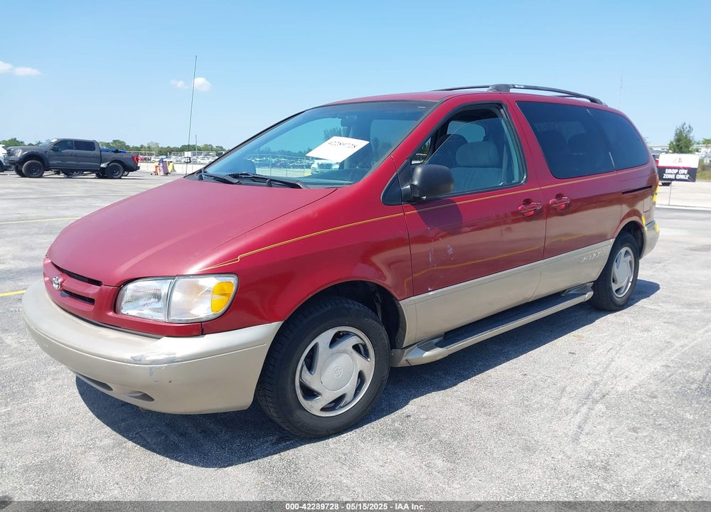 2000 TOYOTA SIENNA XLE VIN: 4T3ZF13C8YU197573