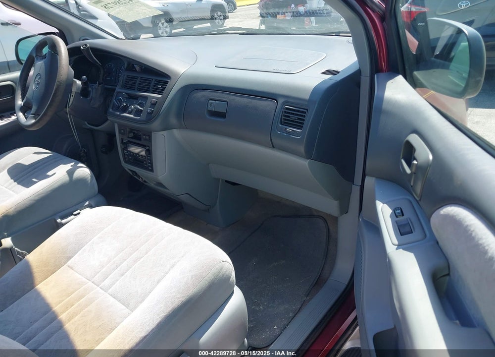 2000 TOYOTA SIENNA XLE VIN: 4T3ZF13C8YU197573