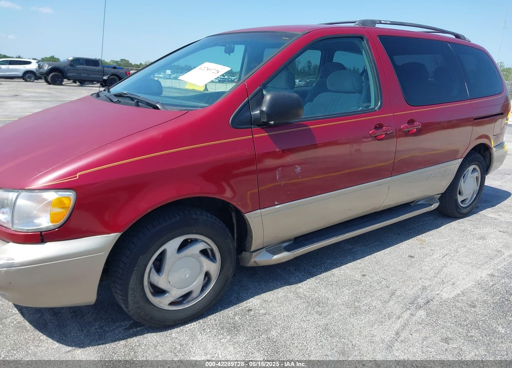 2000 TOYOTA SIENNA XLE VIN: 4T3ZF13C8YU197573