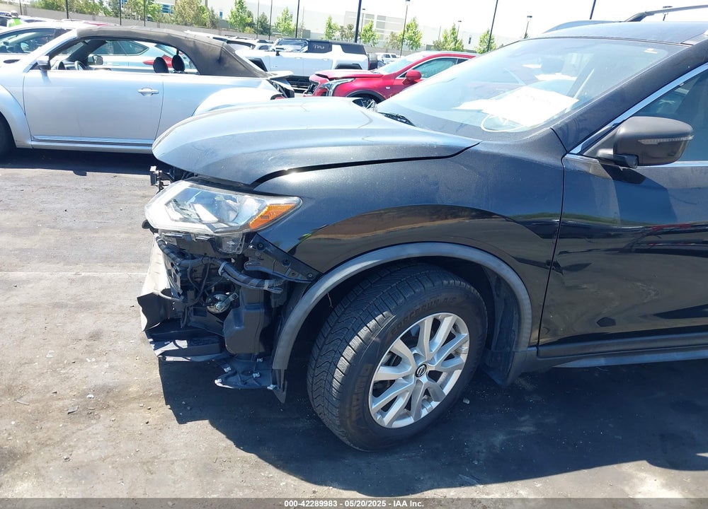 2019 NISSAN ROGUE SV VIN: JN8AT2MT8KW261182