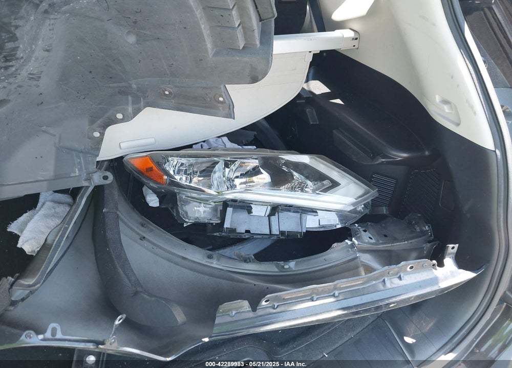 2019 NISSAN ROGUE SV VIN: JN8AT2MT8KW261182