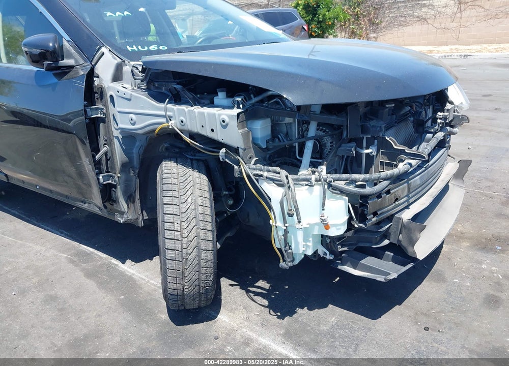 2019 NISSAN ROGUE SV VIN: JN8AT2MT8KW261182