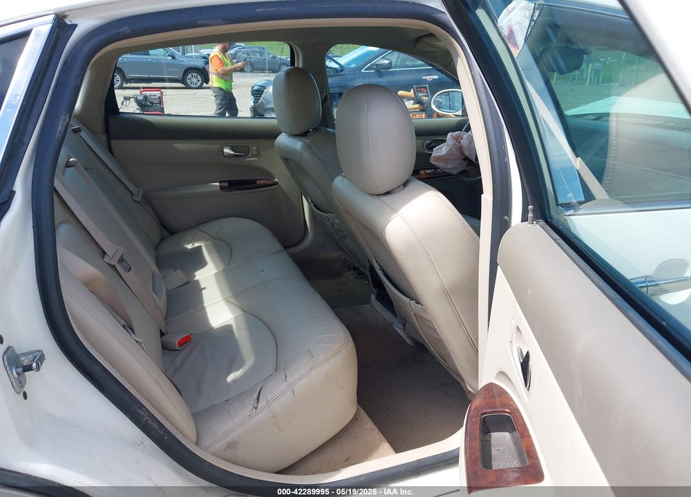 2007 BUICK LACROSSE CXL VIN: 2G4WD582271215164