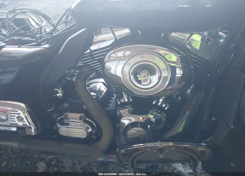 2013 HARLEY-DAVIDSON FLTRU VIN: 1HD1KGM33DB600547