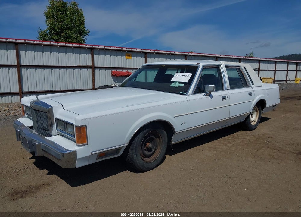 1989 LINCOLN TOWN CAR VIN: 1LNBM81FXKY640618