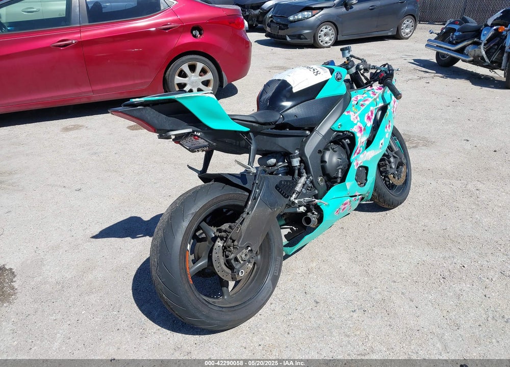 2020 YAMAHA YZFR6 VIN: JYARJ28E8LA006011