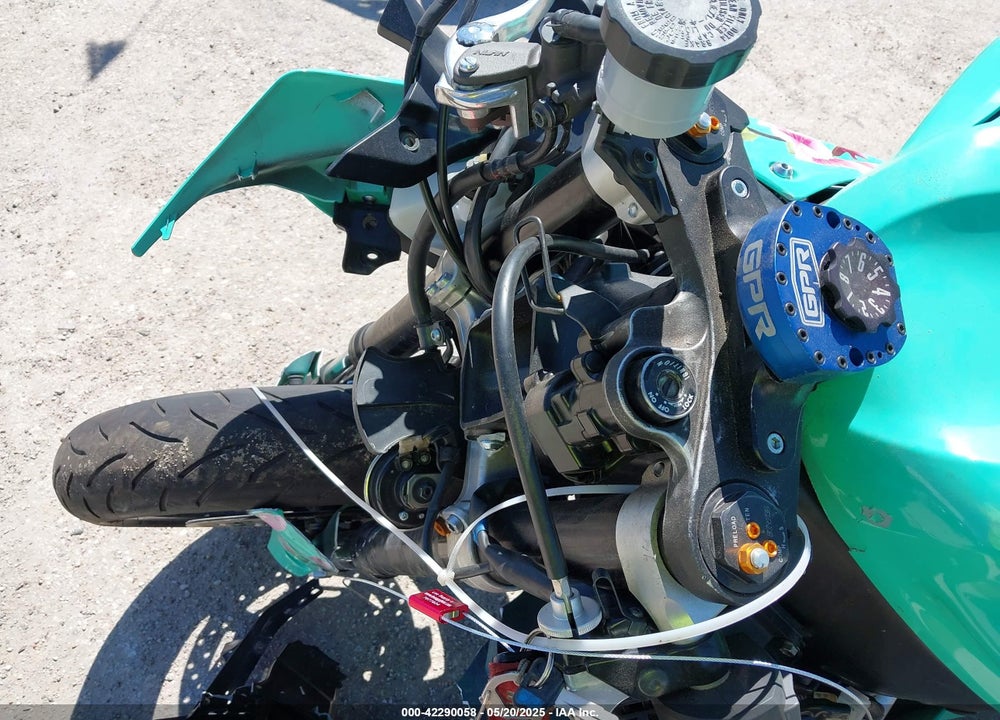 2020 YAMAHA YZFR6 VIN: JYARJ28E8LA006011