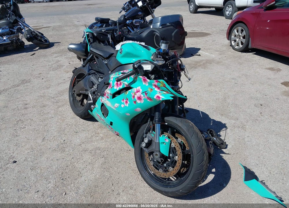 2020 YAMAHA YZFR6 VIN: JYARJ28E8LA006011