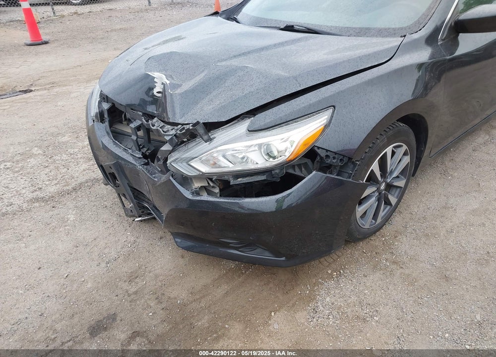2017 NISSAN ALTIMA VIN: 1N4AL3APXHC113611