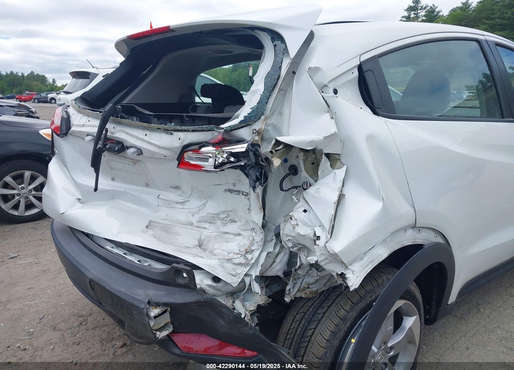 2022 HONDA HR-V AWD LX VIN: 3CZRU6H38NM763153